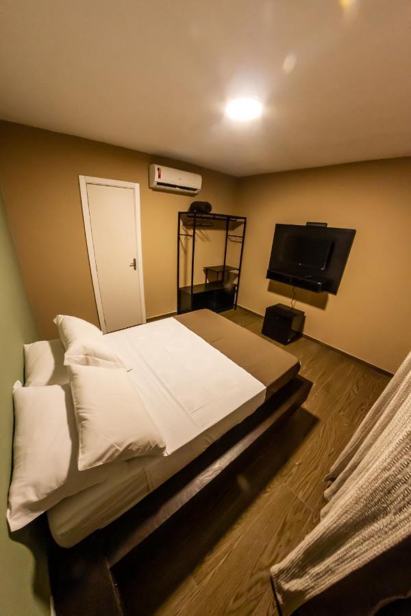 Bonabrigo Hostel & Suites Balneário Camboriú エクステリア 写真