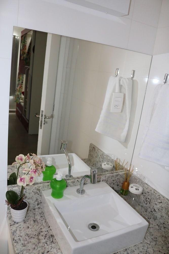 Bonabrigo Hostel & Suites Balneário Camboriú エクステリア 写真